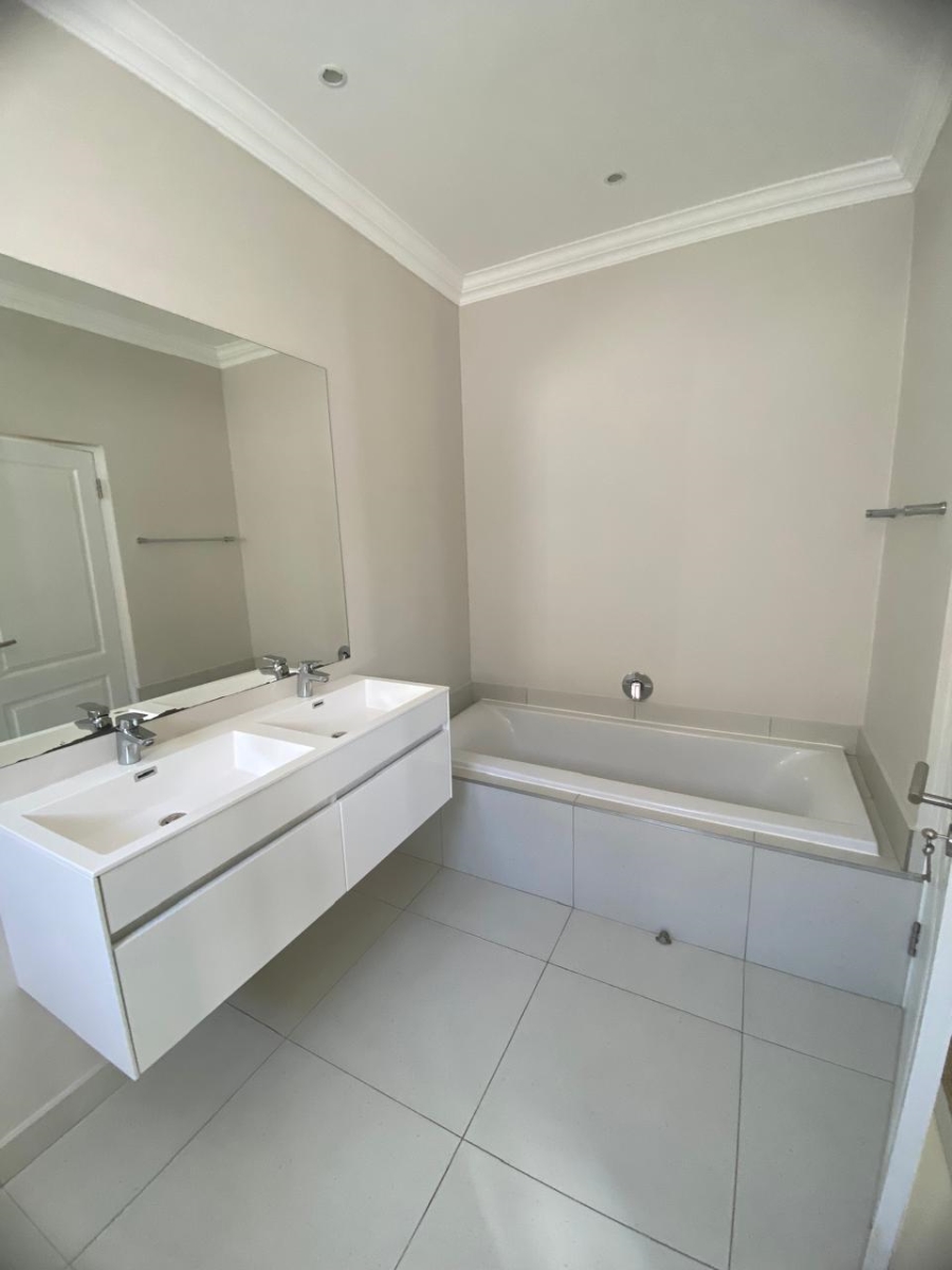 3 Bedroom Property for Sale in Val De Vie Estate Western Cape